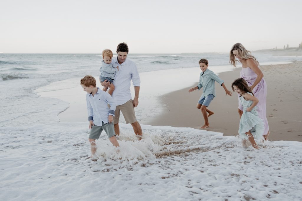 AUTHENTIC, NATURAL & TIMELESS FAMILY PHOTOS